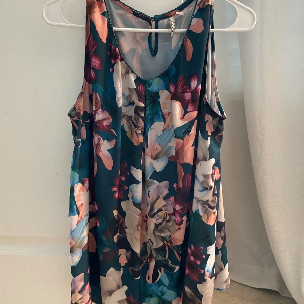 Elle sleeveless top